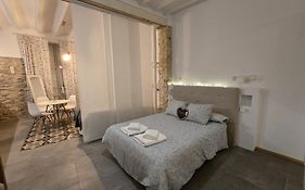 Suite Independiente de 45 m2 con Bañera en Pleno Casco Viejo